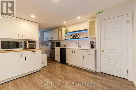 1836 Lorraine Avenue Ottawa ON K1H 6Z8