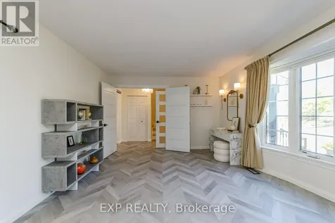 1836 Lorraine Avenue Ottawa ON K1H 6Z8