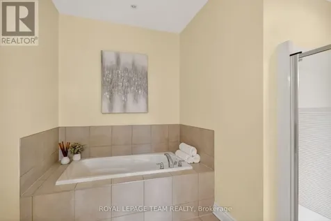 259 Cairnsmore Circle Ottawa ON K2J 0G5