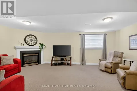 259 Cairnsmore Circle Ottawa ON K2J 0G5