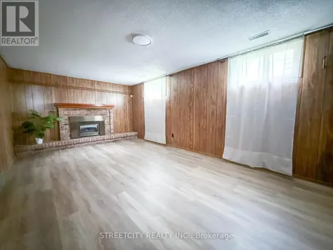 785 Ross Avenue Sarnia ON N7T 7R1