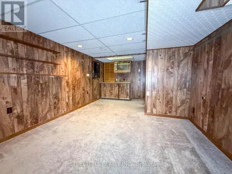 785 Ross Avenue Sarnia ON N7T 7R1