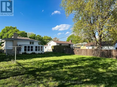 785 Ross Avenue Sarnia ON N7T 7R1