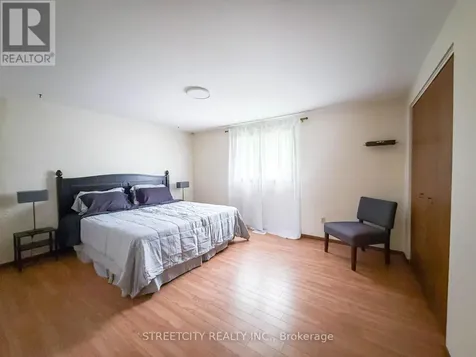 785 Ross Avenue Sarnia ON N7T 7R1
