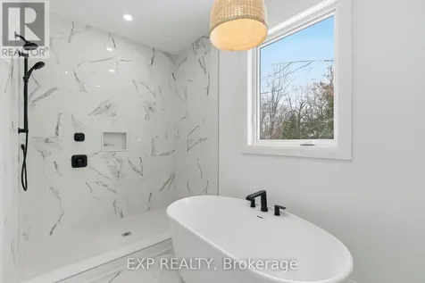 49 Beaufort Crescent Tiny ON L9M 0B8