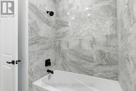 49 Beaufort Crescent Tiny ON L9M 0B8