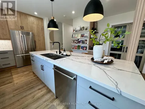 62 Russell Barton Lane Uxbridge ON L9P 1Z2