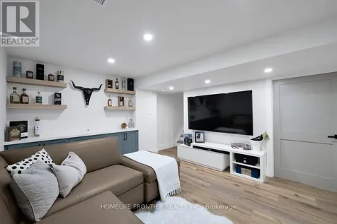 62 Russell Barton Lane Uxbridge ON L9P 1Z2