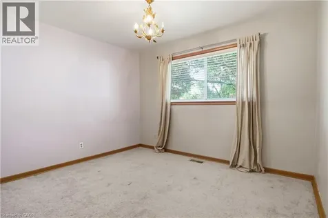 34 Yule Place Kitchener ON N2B 2J8