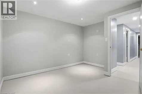34 Yule Place Kitchener ON N2B 2J8