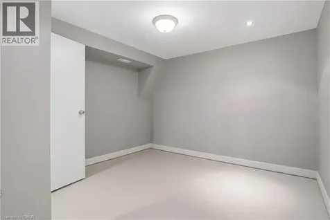 34 Yule Place Kitchener ON N2B 2J8