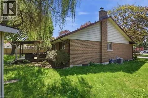 34 Yule Place Kitchener ON N2B 2J8
