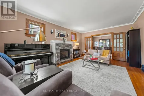 39 Borden Avenue North Kitchener ON N2H 3H9