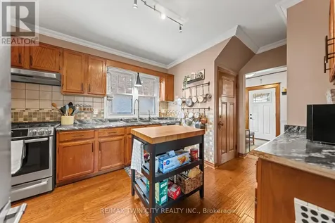 39 Borden Avenue North Kitchener ON N2H 3H9