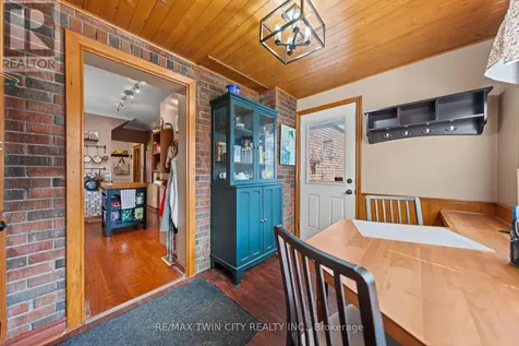 39 Borden Avenue North Kitchener ON N2H 3H9