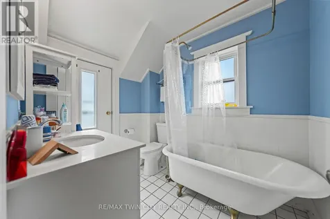 39 Borden Avenue North Kitchener ON N2H 3H9