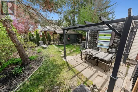39 Borden Avenue North Kitchener ON N2H 3H9