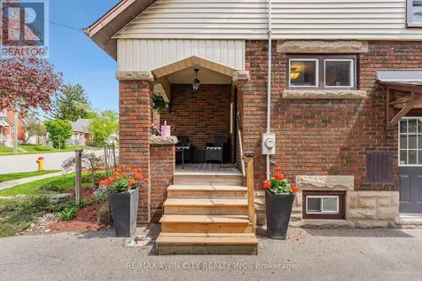 39 Borden Avenue North Kitchener ON N2H 3H9