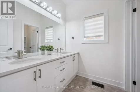32 Hutchison Road Guelph (kortright East) ON N1L 0R4