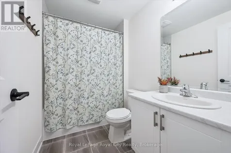 32 Hutchison Road Guelph (kortright East) ON N1L 0R4