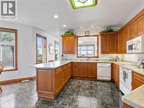 682 Dalhousie Street Amherstburg ON N9V 3B2