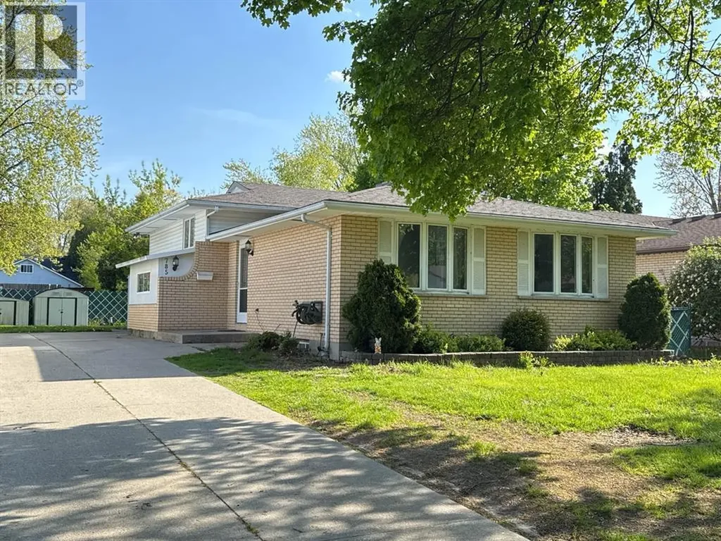 785 Ross Avenue Sarnia ON N7T 7R1