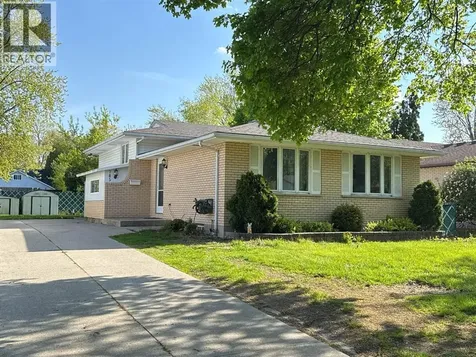 785 Ross Avenue Sarnia ON N7T 7R1