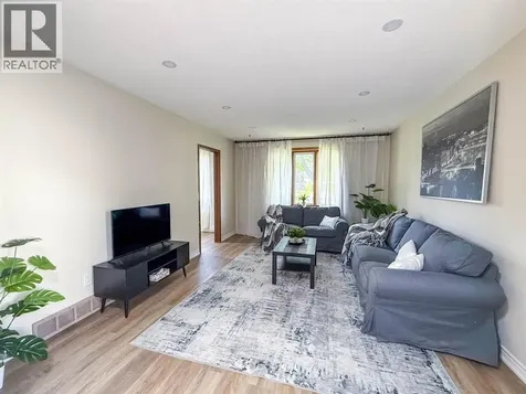 785 Ross Avenue Sarnia ON N7T 7R1