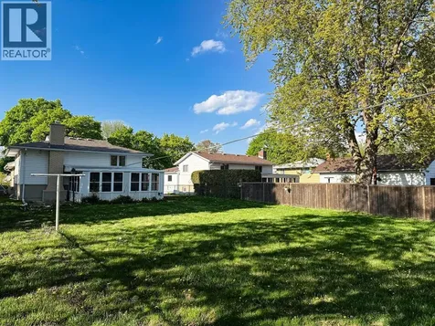785 Ross Avenue Sarnia ON N7T 7R1