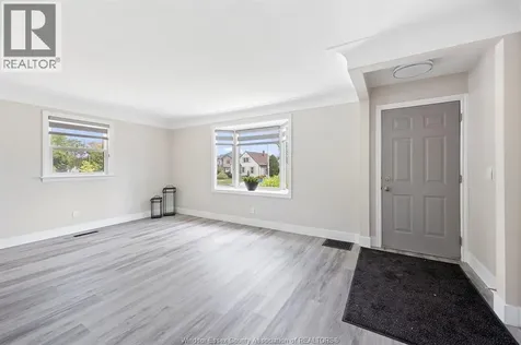 1073 Jefferson Windsor ON N9S 2R2