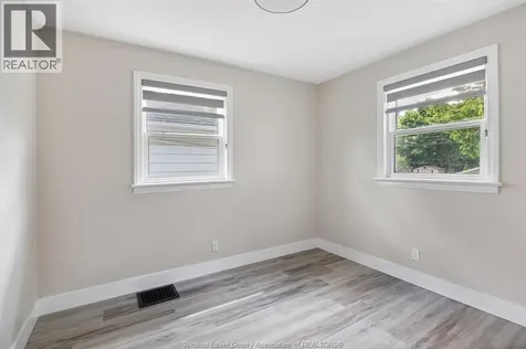 1073 Jefferson Windsor ON N9S 2R2