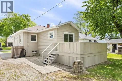1073 Jefferson Windsor ON N9S 2R2