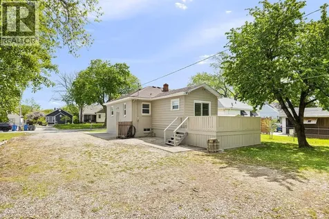 1073 Jefferson Windsor ON N9S 2R2