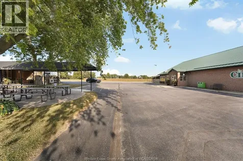 585 Seacliff Drive Kingsville ON N9Y 2K6