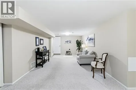 24 Kenyon Crescent Grimsby ON L3M 5S4