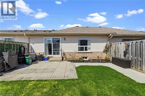 24 Kenyon Crescent Grimsby ON L3M 5S4