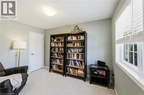 24 Kenyon Crescent Grimsby ON L3M 5S4