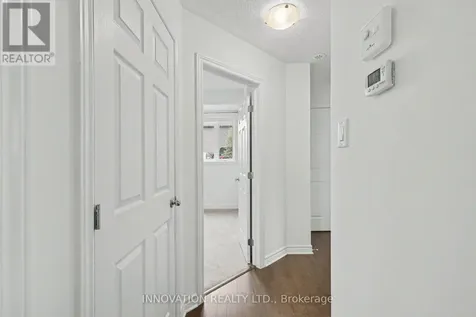 362B Wood Acres Grove Ottawa ON K1T 0M7