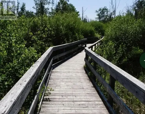 362B Wood Acres Grove Ottawa ON K1T 0M7
