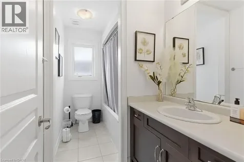 28 Silverwood Avenue Welland ON L3C 0C3