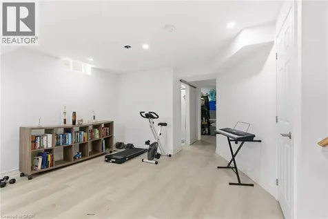 28 Silverwood Avenue Welland ON L3C 0C3