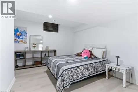 28 Silverwood Avenue Welland ON L3C 0C3