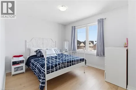 28 Silverwood Avenue Welland ON L3C 0C3