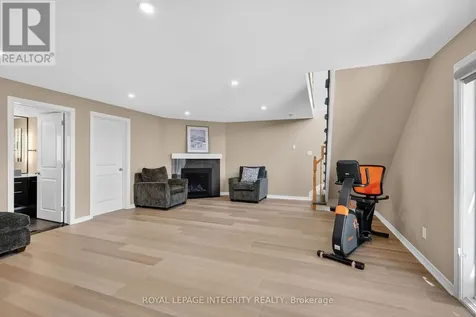 724 Parade Drive Ottawa ON K2S 0Z4
