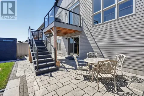 724 Parade Drive Ottawa ON K2S 0Z4