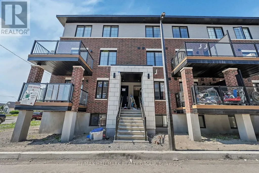 102 Casita Private Ottawa ON K1W 0X6