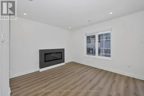 102 Casita Private Ottawa ON K1W 0X6