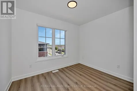 102 Casita Private Ottawa ON K1W 0X6
