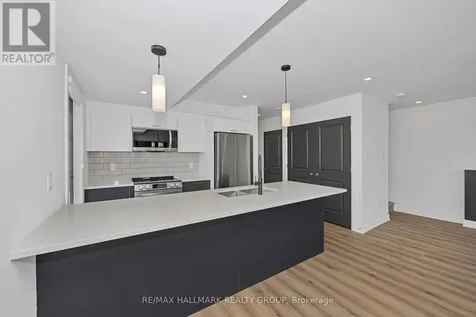 102 Casita Private Ottawa ON K1W 0X6
