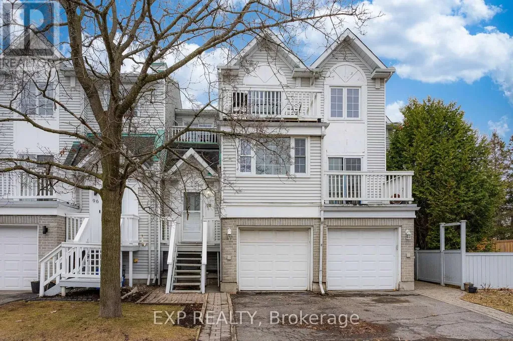 98 Castlegreen Private Ottawa ON K1T 3N3